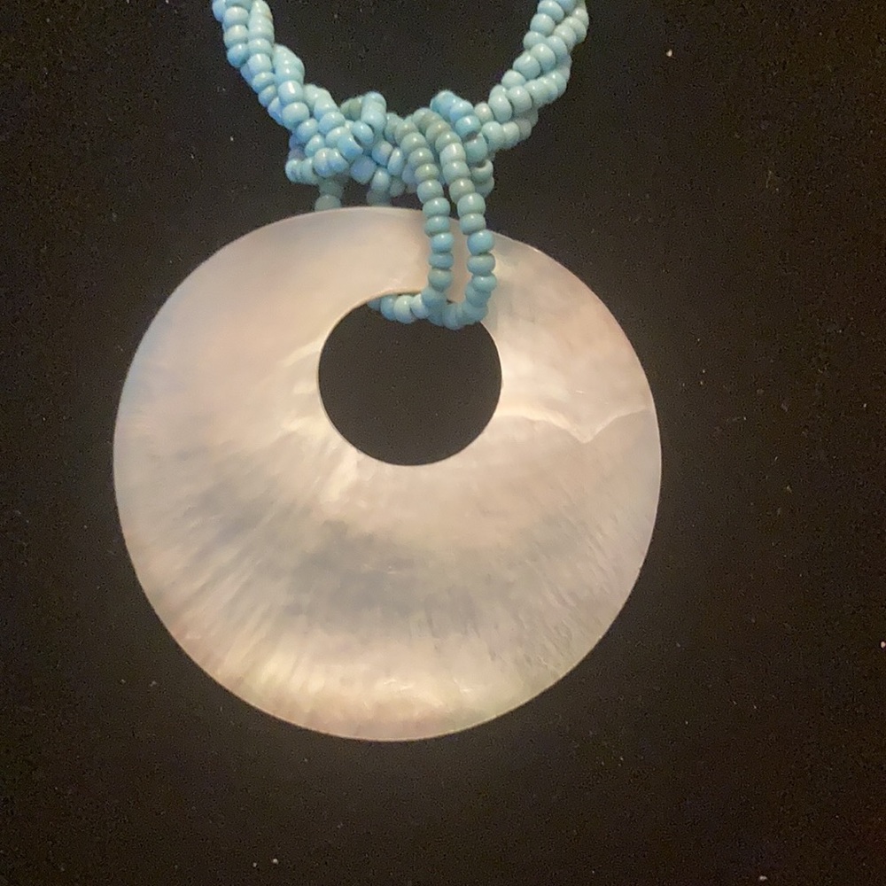 Beaded Shell Pendant - Picture 4 of 4